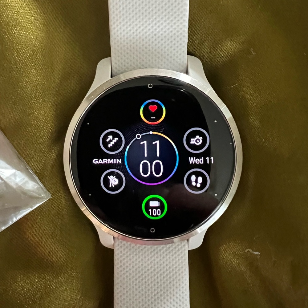 LIKE NEW GARMIN VENU 2S Smartwatch